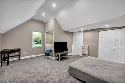 8689 Stearns Road, Olmsted Twp, OH 44138 - Photo 24