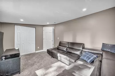 8689 Stearns Road, Olmsted Twp, OH 44138 - Photo 22