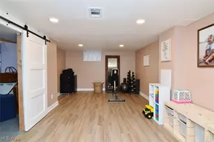 28601 Holly Dr, North Olmsted, OH 44070 - Photo 16