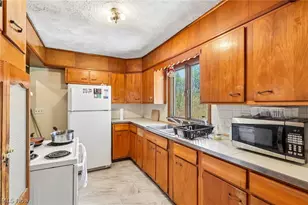3855 3871 N Broadway, Geneva, OH 44041 - Photo 14