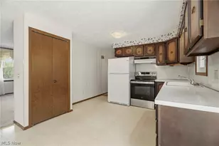 8285 Southwood Dr NW, North Canton, OH 44720 - Photo 18