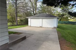 2227 Ogden Ave NW, Warren, OH 44483 - Photo 2
