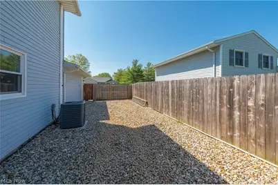 404 Oaknoll Drive, Amherst, OH 44001 - Photo 48