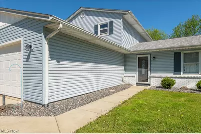 404 Oaknoll Drive, Amherst, OH 44001 - Photo 4