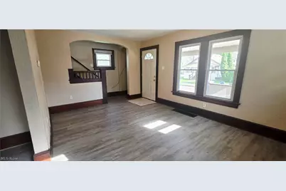 147 Brighton Drive, Akron, OH 44301 - Photo 2