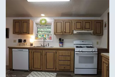 117 S Madison St, Big Prairie, OH 44611 - Photo 24
