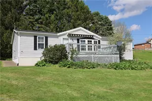 117 S Madison St, Big Prairie, OH 44611 - Photo 2