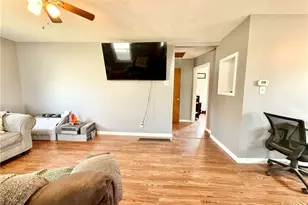 802 28th St, Vienna, WV 26105 - Photo 6