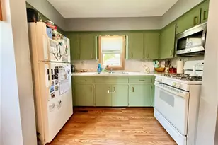 802 28th St, Vienna, WV 26105 - Photo 10