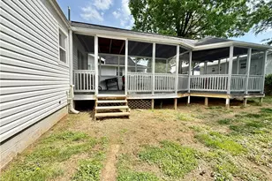 802 28th St, Vienna, WV 26105 - Photo 32
