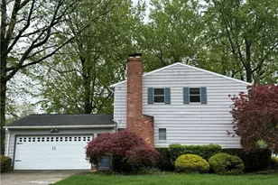 26958 Hyannis Port Dr, North Olmsted, OH 44070 - Photo 2