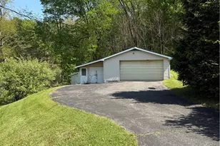 107 Melody Ln, Bridgeport, WV 26431 - Photo 4