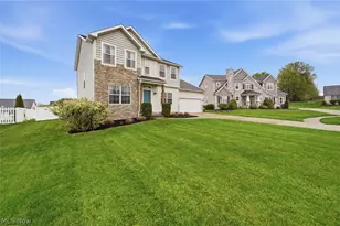 12225 Titano Cir NW, Uniontown, OH 44685 - Photo 2