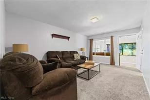 331 Elmwood Ave, Barberton, OH 44203 - Photo 12