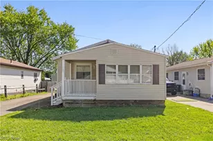 331 Elmwood Ave, Barberton, OH 44203 - Photo 1