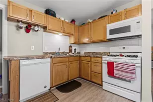 331 Elmwood Ave, Barberton, OH 44203 - Photo 18
