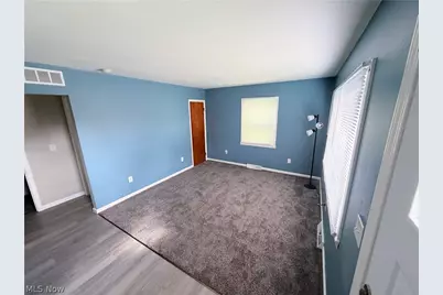 2014 Pole Avenue, Lorain, OH 44052 - Photo 4