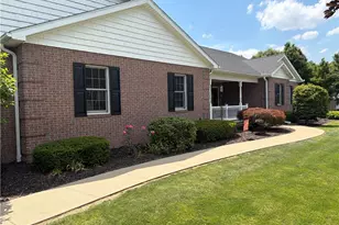 3660 Michelle Ln, Zanesville, OH 43701 - Photo 2