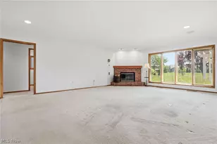 33037 Pebblebrook Dr, North Ridgeville, OH 44039 - Photo 8
