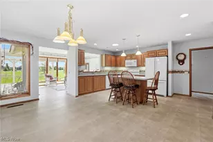 33037 Pebblebrook Dr, North Ridgeville, OH 44039 - Photo 16