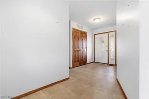 33037 Pebblebrook Dr, North Ridgeville, OH 44039 - Photo 6