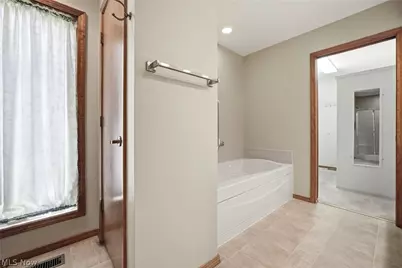33037 Pebblebrook Drive, North Ridgeville, OH 44039 - Photo 24