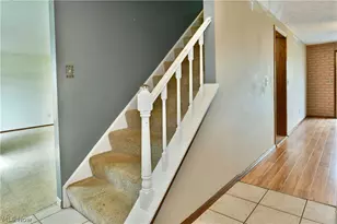 1323 Cedarwood Dr, Mineral Ridge, OH 44440 - Photo 8