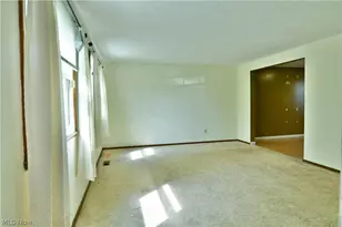 1323 Cedarwood Dr, Mineral Ridge, OH 44440 - Photo 14