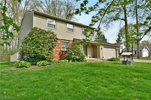 1323 Cedarwood Dr, Mineral Ridge, OH 44440 - Photo 4