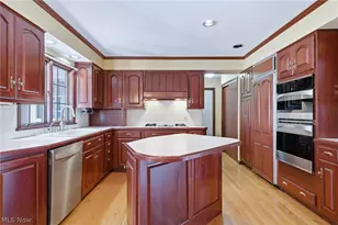32245 Burlwood Dr, Solon, OH 44139 - Photo 6