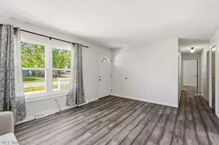 1762 Underwood St, Cuyahoga Falls, OH 44221 - Photo 2