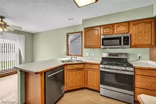 134 Stonehedge Dr, Elyria, OH 44035 - Photo 16