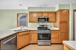 134 Stonehedge Dr, Elyria, OH 44035 - Photo 18