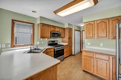 134 Stonehedge Drive, Elyria, OH 44035 - Photo 14