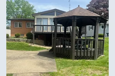 1124 Valley Drive NW, North Canton, OH 44720 - Photo 4
