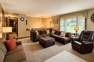 311 Kelly Cir, Zanesville, OH 43701 - Photo 2