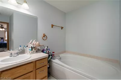 119 Ambleside Way, Amherst, OH 44001 - Photo 18