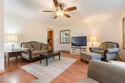 1213 Pleasantview Avenue SE, North Canton, OH 44720 - Photo 6