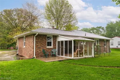 1213 Pleasantview Avenue SE, North Canton, OH 44720 - Photo 2