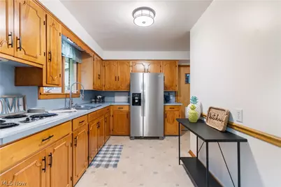 1213 Pleasantview Avenue SE, North Canton, OH 44720 - Photo 10