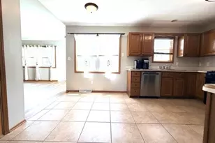 5137 Pine Shadow Ct, Mineral Ridge, OH 44440 - Photo 6