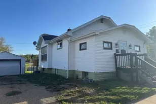 17 Spring St, Dennison, OH 44621 - Photo 2