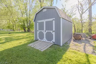 11805 Meadowlane Avenue NW, Uniontown, OH 44685 - Photo 10