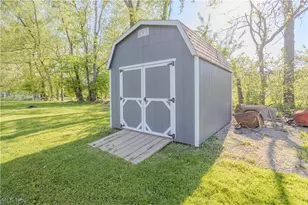 11805 Meadowlane Ave NW, Uniontown, OH 44685 - Photo 10