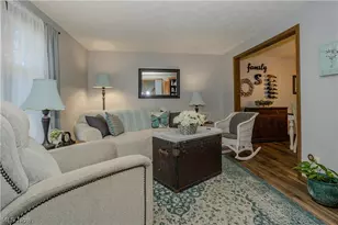 11805 Meadowlane Ave NW, Uniontown, OH 44685 - Photo 12