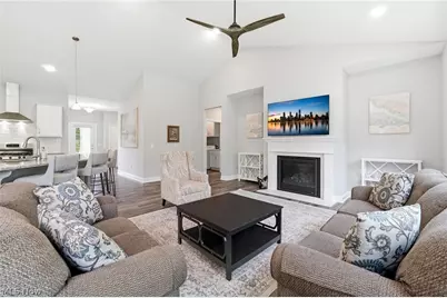 8155 Knolls Way, Chagrin Falls, OH 44023 - Photo 18