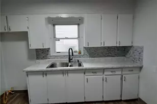 2813 Julian St, Youngstown, OH 44502 - Photo 2
