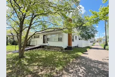 1016 Union Avenue NW, New Philadelphia, OH 44663 - Photo 2