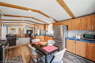 18 Oakwood Dr, Beloit, OH 44609 - Photo 10