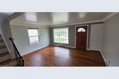 12304 Tonsing Drive, Garfield Heights, OH 44125 - Photo 4